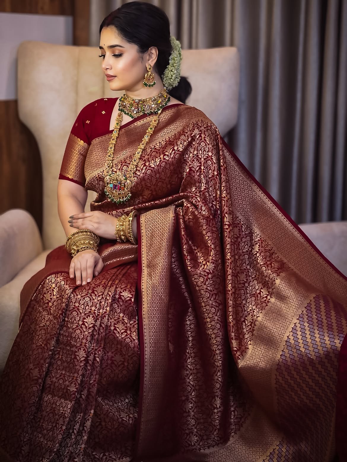 Favourite-🫶-saree-@divineboutique944-4.jpg