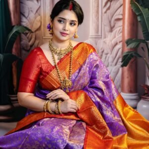 মাধবীলতা শাড়ী