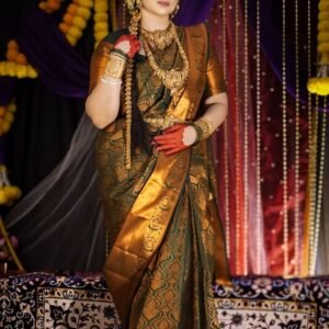 স্বর্ণমায়া কাঞ্চিপুরম শাড়ী।